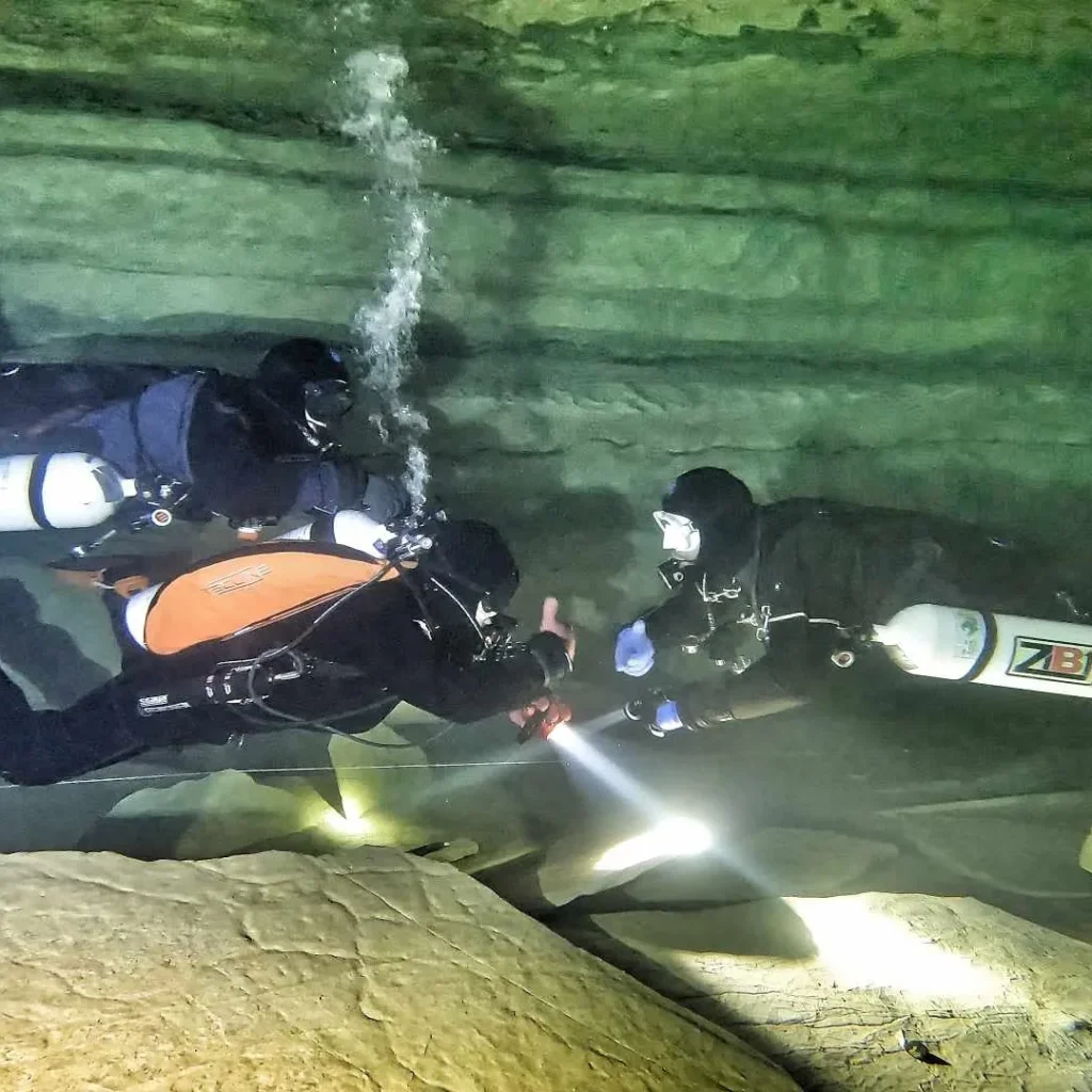 Overhead Diving Training Image Name